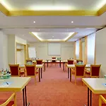Ibis Styles Cologne Airport 3* טרויסדורף