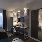 ホテル Ibis Styles Cologne Airport 3*