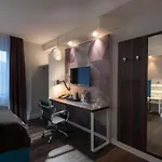 Ibis Styles Cologne Airport ホテル トロイスドルフ
