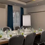 Ibis Styles Cologne Airport מלון