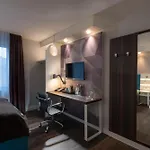 Ibis Styles Cologne Airport מלון טרויסדורף