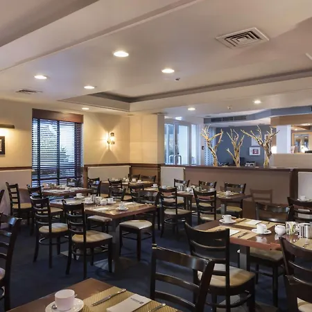 Ibis Styles Cologne Airport Otel