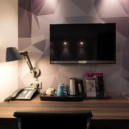 Ibis Styles Cologne Airport فندق ترويسدورف