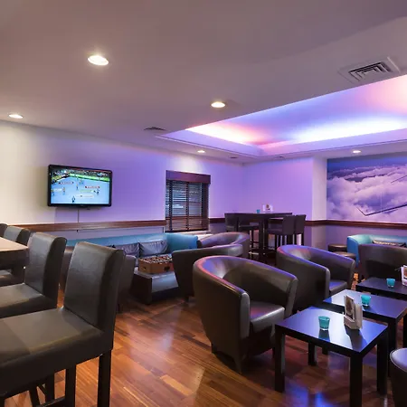 מלון Ibis Styles Cologne Airport 3*