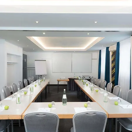 Ibis Styles Cologne Airport מלון 3*
