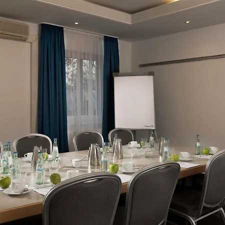 Ibis Styles Cologne Airport Hotel 3*