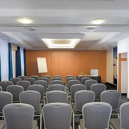 Ibis Styles Cologne Airport 3*