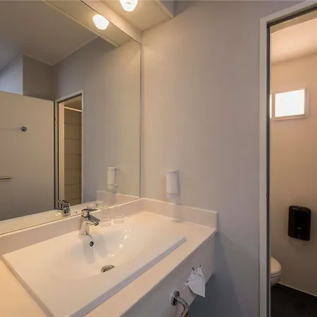 ホテル Ibis Styles Cologne Airport 3*
