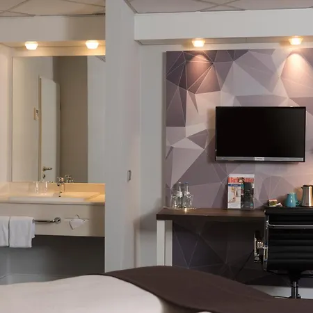 فندق Ibis Styles Cologne Airport 3*